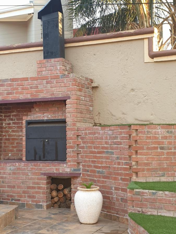 Langa 'S Cozy Guesthouse Pretoria Exterior photo